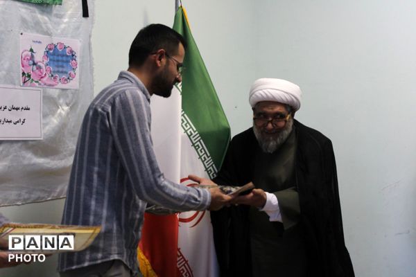 شب‌های دبیرستان  نسیبه در رمضان؛ تلفیق نور قرآن و شور افطاری