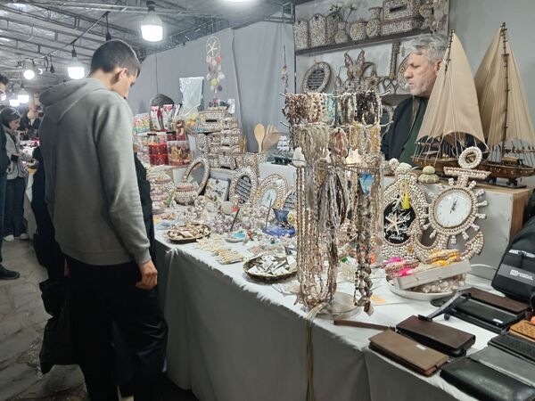 نمایشگاه صنایع دستی در محله طلاب مشهد
