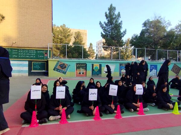 افتتاحیه المپیاد ورزشی در دبیرستان مستوفق