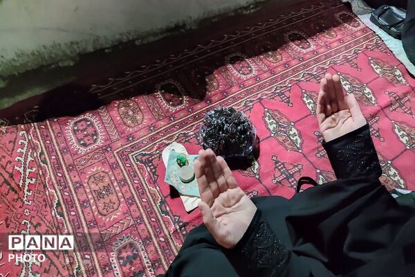 هیئت زنجیر زنی ابا عبدالحسین،  شب تاسوعا در شهر بار نیشابور 