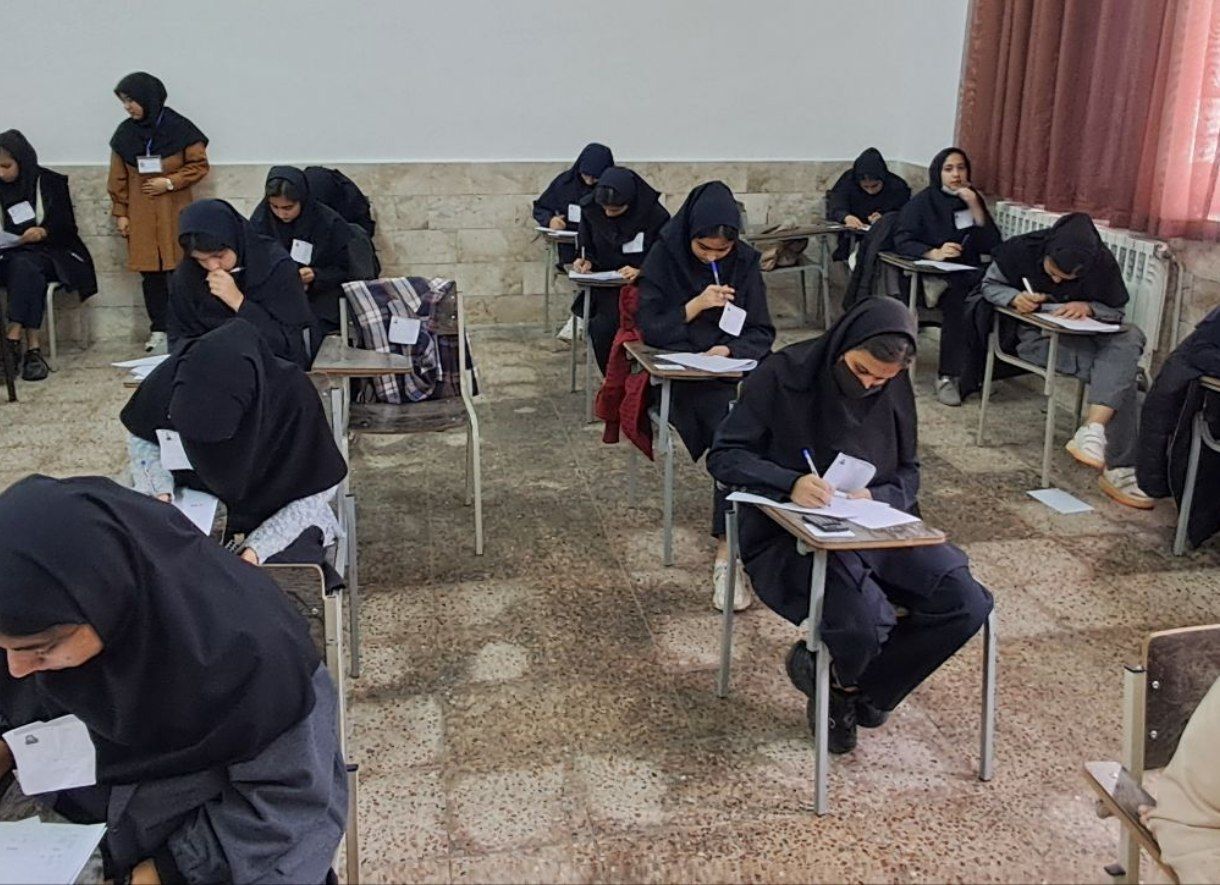 اولین مرحله آزمون های پایش هماهنگ استانی در دبیرستان دخترانه فاطمیه 