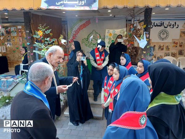 بازدید معاون فعالیت های سازمان دانش آموزی کشور از پاتوق برمدار ایران