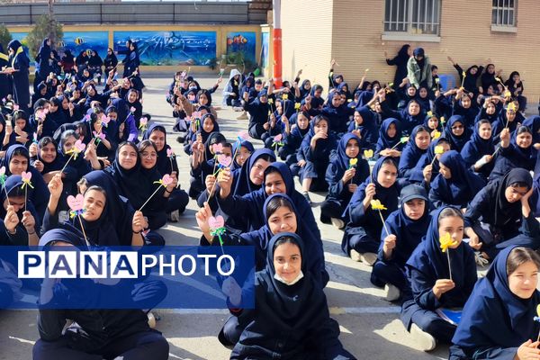 جشن ولادت حضرت زینب (س) و روز پرستار در دبیرستان مهر