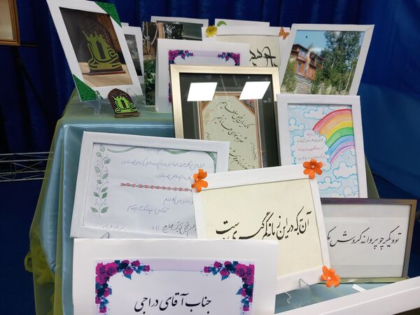 نمایشگاه دست سازه های هنری دختران آفتاب در دالقرآن سازمان فرهنگی شهرداری اسلامشهر