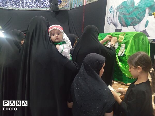 همایش بزرگ شیرخواران حسینی در قروه