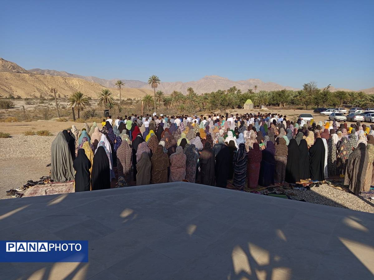 عید سعید فطر در جوار شهدای گمنام بخش احمدی 