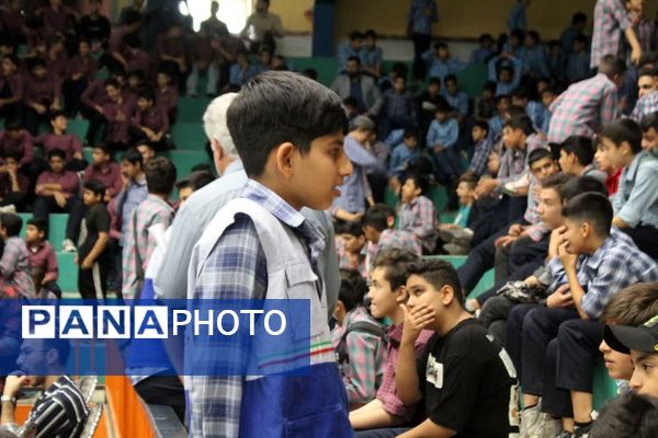 اجتماع دانش‌آموزی به‌مناسبت ولادت شهیدابراهیم هادی در یزد