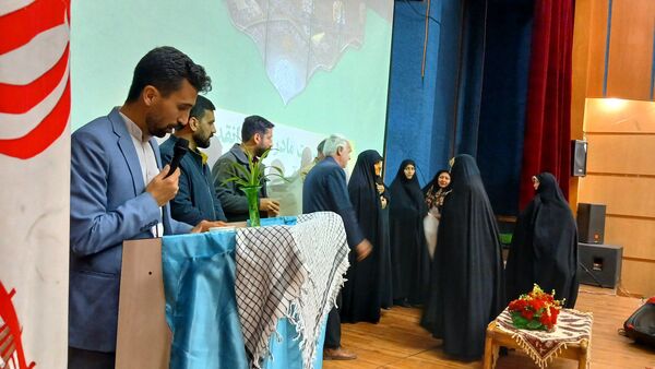 آیین بزرگداشت روز مادر با محوریت جایگاه زن در فرهنگسرای هنر نظرآباد 