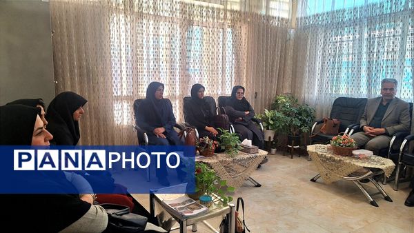 صبحگاه دبیرستان فیاض 