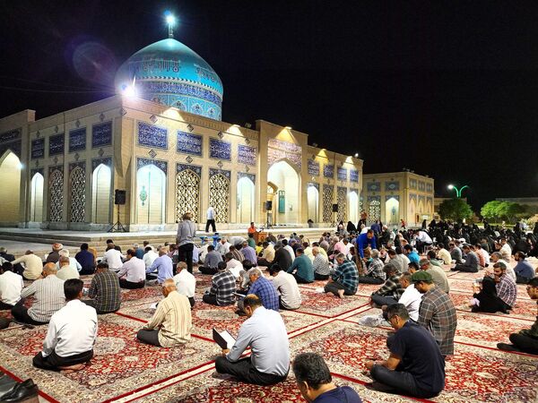 قرائت دعای کمیل در شهرستان کاشمر 