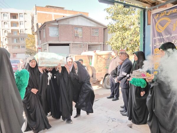 دبیرستان نجم میزبان پیکر یک شهید گمنام شد