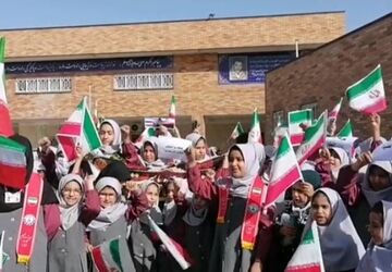 خشم و انزجار دانش آموزان مدرسه شاهد هندویان از آمریکا و اسراییل