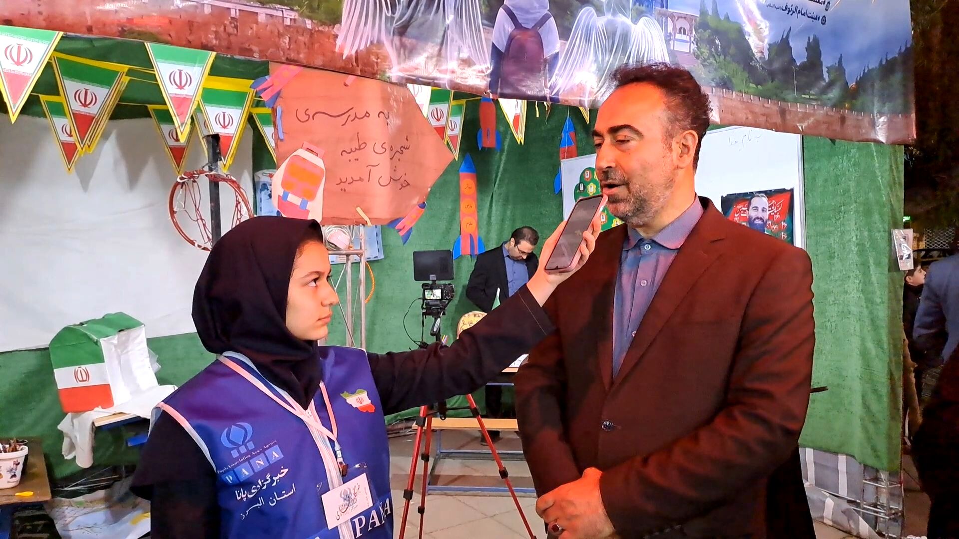 معلمان؛ پرچمداران آگاهی و ایثار در سنگر تعلیم و تربیت هستند