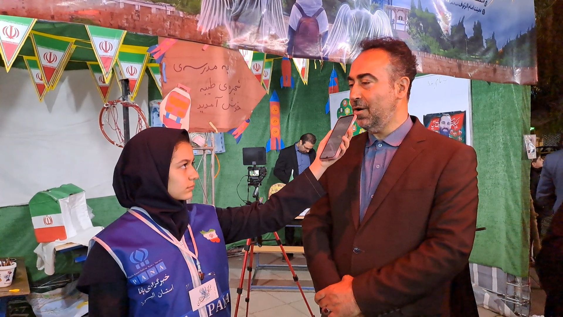 معلمان؛ پرچمداران آگاهی و ایثار در سنگر تعلیم و تربیت هستند