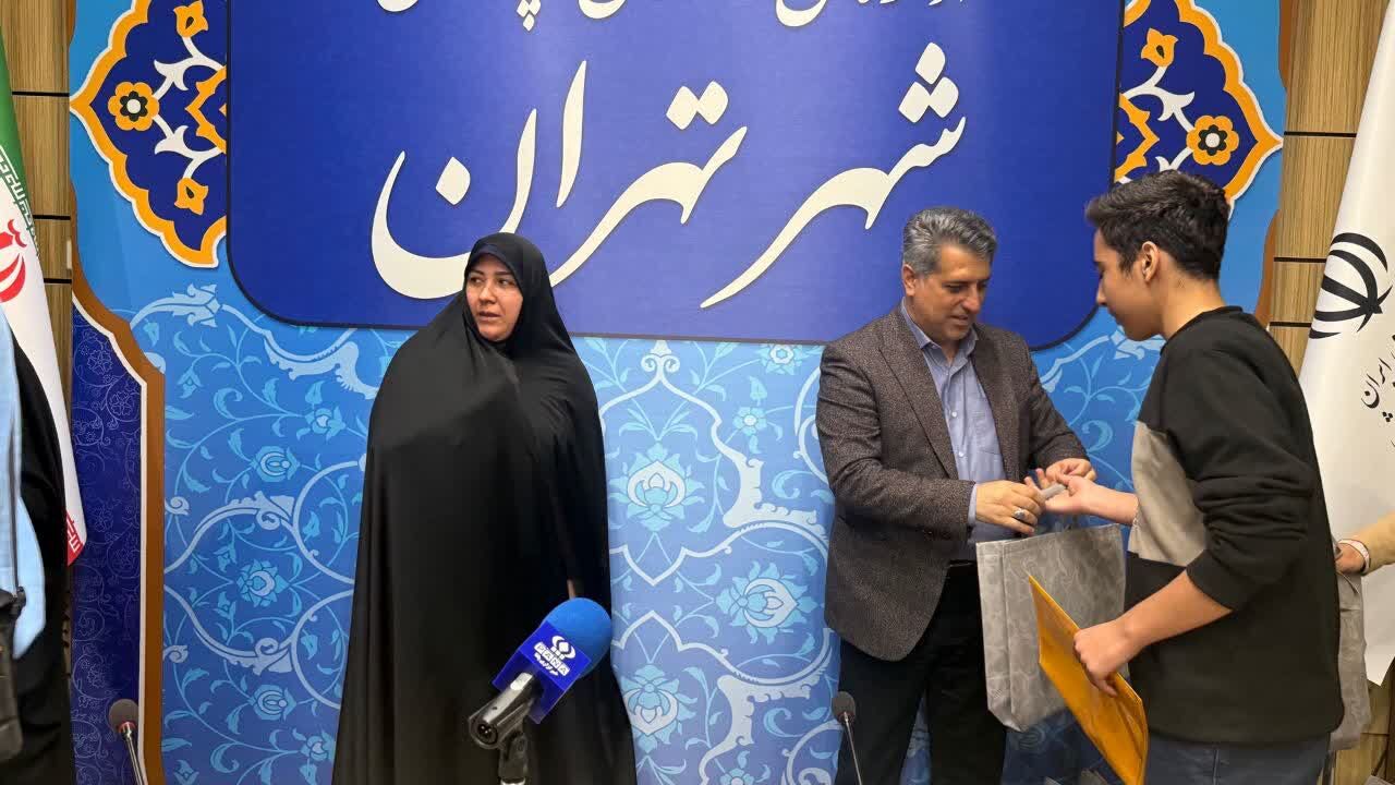 تقدیر از دانش‌آموزخبرنگاران، نمایندگان مجلس و مجامع دانش‌آموزی در نشست گفت‌وگوی بین‌نسلی تهران