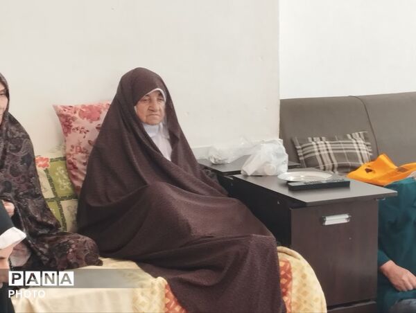 محفل انس با قرآن کریم‌‌ در روستای مهدی آباد خلیل آباد