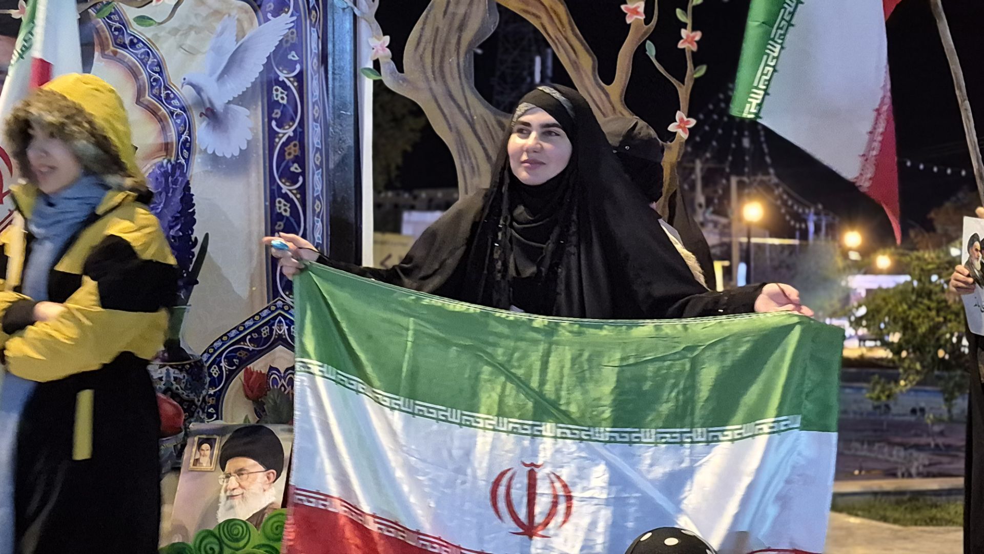 شبی متفاوت با فریادهای آیینی؛ گردهمایی باشکوه دوستداران سنت
