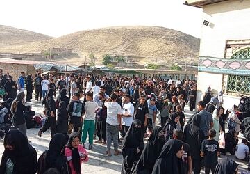 شکوه همایش جاماندگان اربعین در کوهدشت و کوهنانی؛ پیاده‌روی عاشقان تا امامزاده ابوالوفا