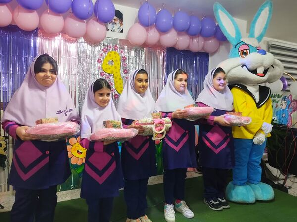 جشن فرشته‌ها در دبستان هدایت بابلسر