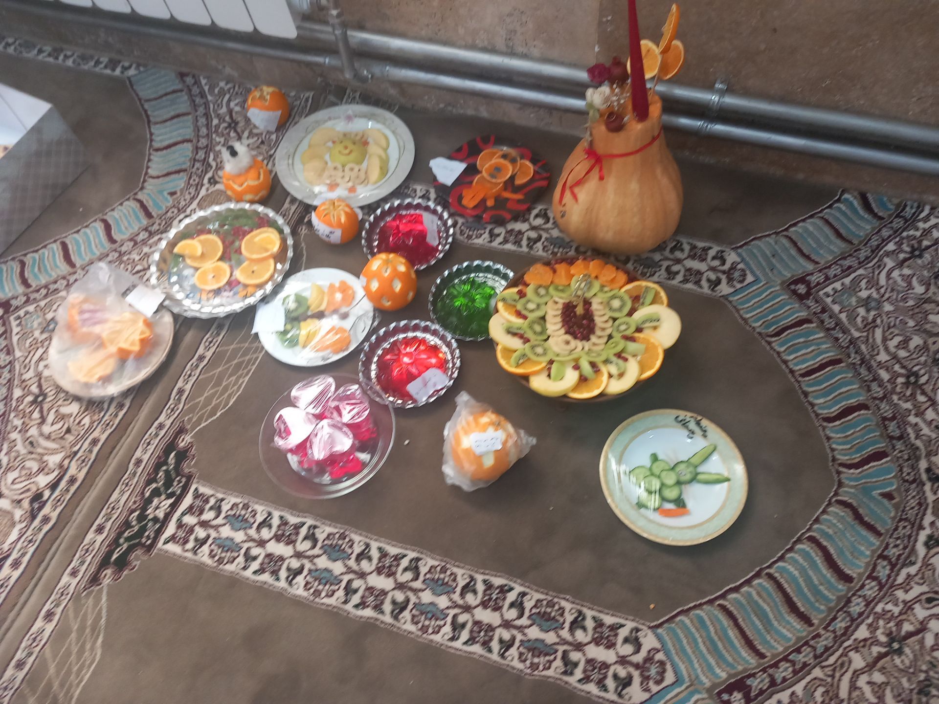 جشنواره میوه آرایی در مدرسه شهید غلامی خلیل آباد 