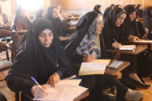 دوره توانمند سازی سرگروه های اجتماعات یادگیری 