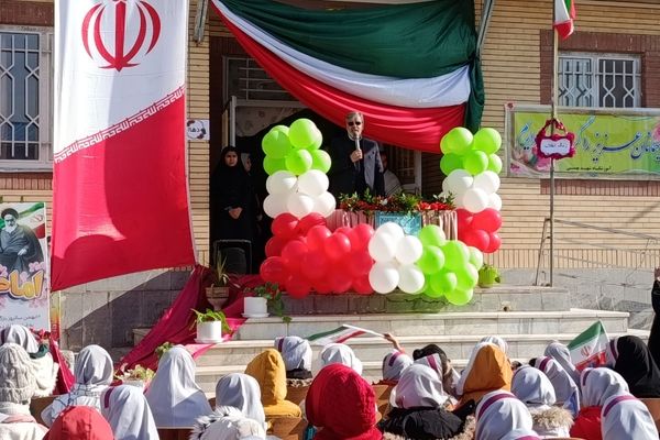 دانش‌آموزان امروز امیدهای آینده و سربازان دوران سازندگی کشور هستند