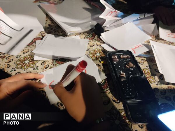 خادمان کوچک در موکب سازمان دانش‌آموزی 
