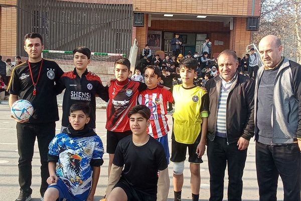  فینال المپیاد ورزشی درون مدرسه‌ای در دبیرستان بشارت بهارستان‌دو 