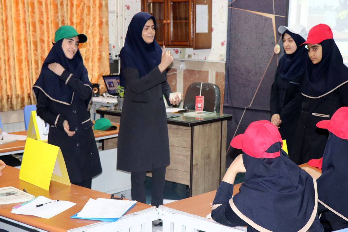 رقابت ۹ معلم برتر آذربایجان شرقی برای راهیابی به مرحله کشوری جشنواره الگوهای تدریس برتر درس «تفکر و سبک زندگی»