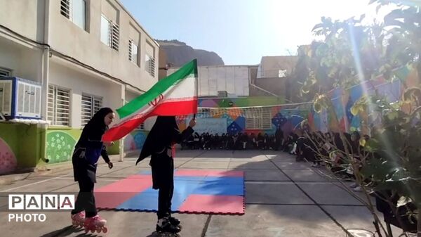 شور و نشاط ورزشی در دبیرستان مبعث خرم‌ آباد
