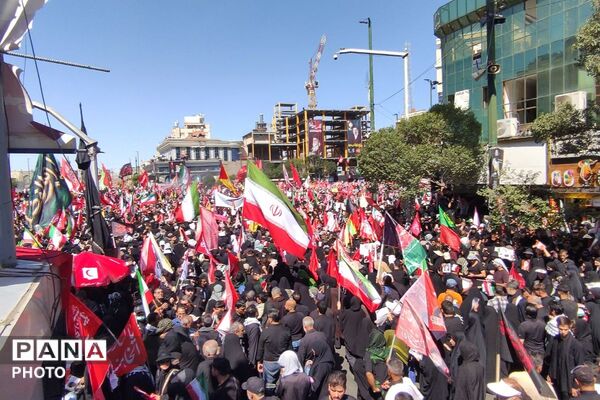  وداع با رهبر شهید در جوار بارگاه رضوی