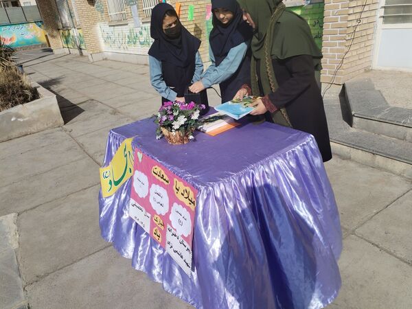 جشن ایام شعبانیه در دبیرستان هاشمی نژاد 