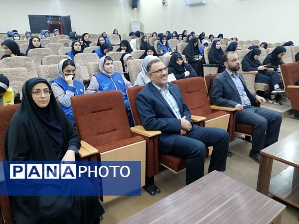 دوره خبرنگاری ویژه دانش‌آموزان دختر و پسر ناحیه یک اهواز 