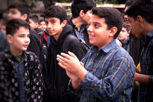 صبحگاه دانش‌آموزی در دبیرستان دوره اول شاهد گرگان