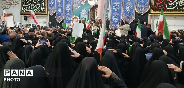 وداع با پیکر شهید امیر سرلشکر سید عبدالرحیم موسوی در حرم بانوی کرامت