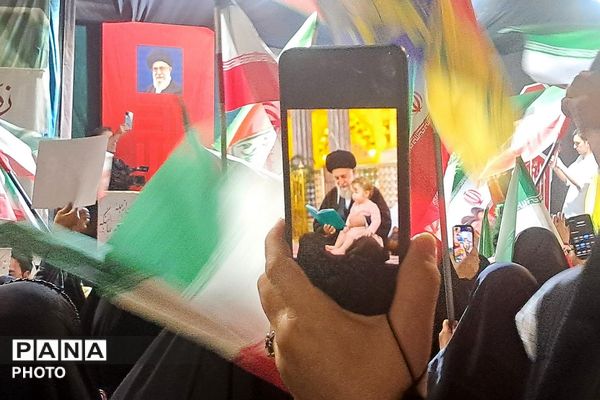 هفتاد و چهارمین شب همبستگی و اتحاد در میدان نماز شهرری 