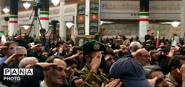 وداع با پیکر شهید امیر سرلشکر سید عبدالرحیم موسوی در حرم بانوی کرامت