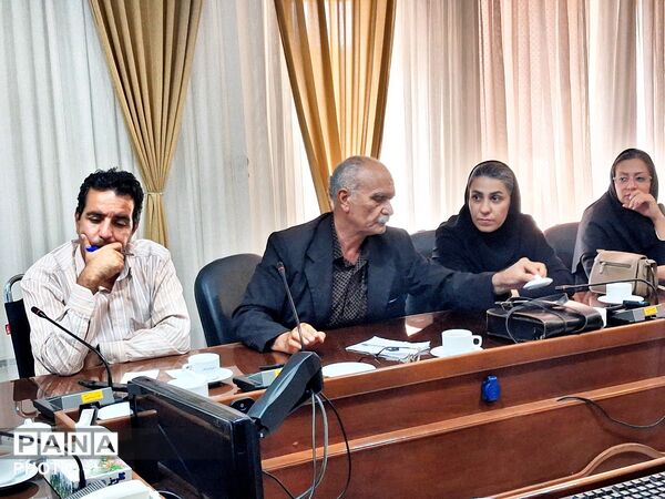نشست خبری فرماندار کاشمر با اصحاب رسانه به مناسبت هفته دولت