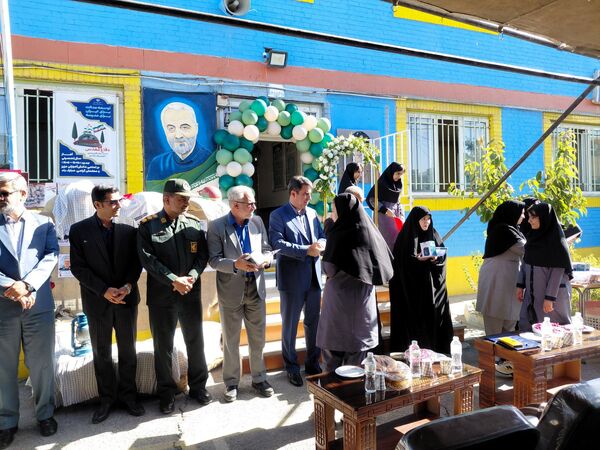 مراسم بازگشایی مدارس و جشن عاطفه‌ها در مدرسه نمونه دولتی خدیجه الکبری(س) قروه