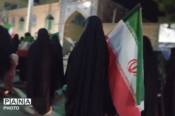 مردم بن میدان حماسه را خالی نمی‌کنند 