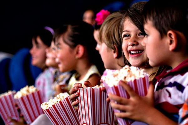 بازیگری را جدی می‌گیرم، حتی وقتی شبیه بازی است