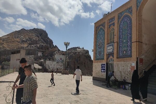 زیارتگاه امامزاده حسین اصغر در دل طبیعت زیبا در استان خراسان رضوی