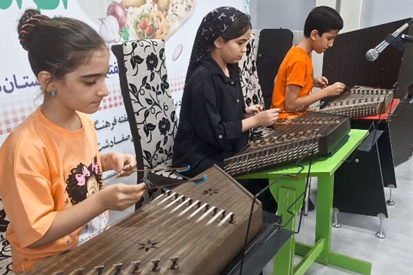 جشنواره غذای ایرانی به مناسبت هفته فرهنگی در فرهنگسرای بعثت صفادشت 