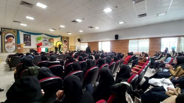 جشن میلاد منجی؛ تجلی نور امید