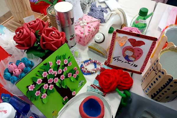 برپایی نمایشگاه هفته پژوهش در مدارس رباط‌کریم
