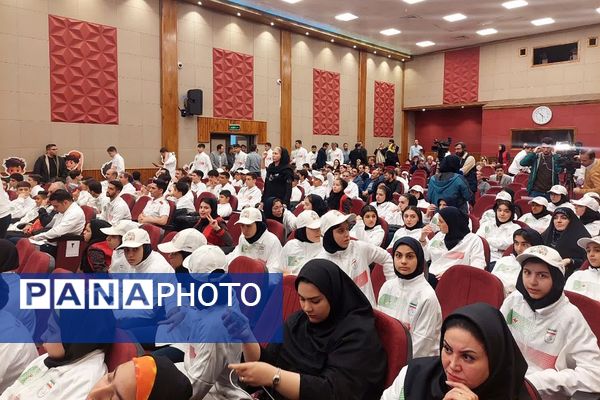 آیین بدرقه کاروان ورزشی دانش‌آموزی مسابقات جهانی صربستان به میزبانی آموزش‌و‌پرورش ناحیه دو شهرری 