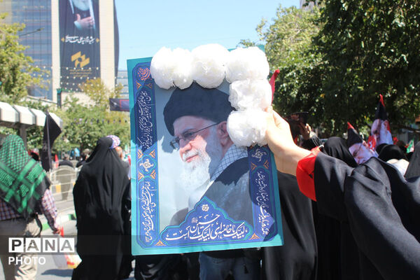 مشهد در سوگ؛ بدرقه باشکوه رهبر شهید انقلاب در جوار بارگاه رضوی/۲