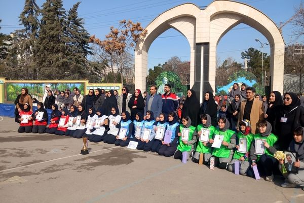 مسابقات بین مدرسه ای جام اقتدار ایران دردبیرستان دوره اول آرمینه مصلی نژاد ناحیه ۶