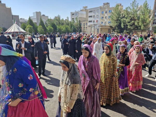  نواخته شدن زنگ مهر و برگزاری جشن بازگشایی مدارس عشایری استان فارس
