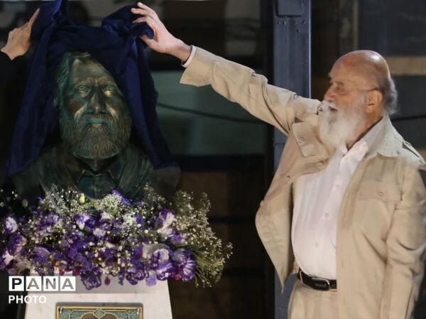 سردیس شهید «حاج رمضان» در میدان فلسطین رونمایی شد